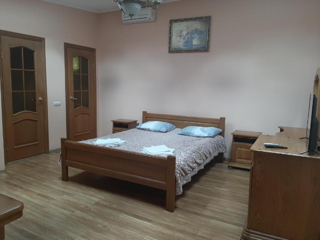 Hotel Nikolet ムカチェヴォ エクステリア 写真